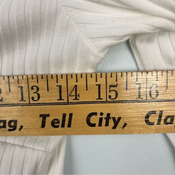 Romwe Ribbed V-Neck Long Sleeve Cropped Faux Wrap Top White Sz 4 - Picture 8 of 13